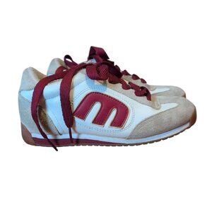 Vintage Etnies Sneakers Athletic Running Lace Up Shoes in a Red/white Leather